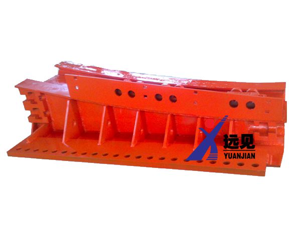 Transition tank, scraper transition tank, scraper conveyor transition tank, slipper transition tank